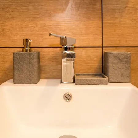 Luxury New Two Bedroom Appartement *